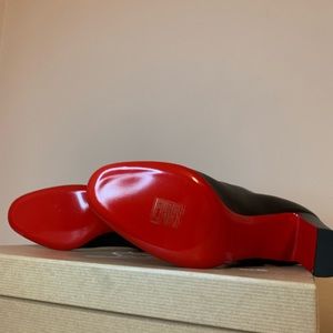 tres olivia louboutin